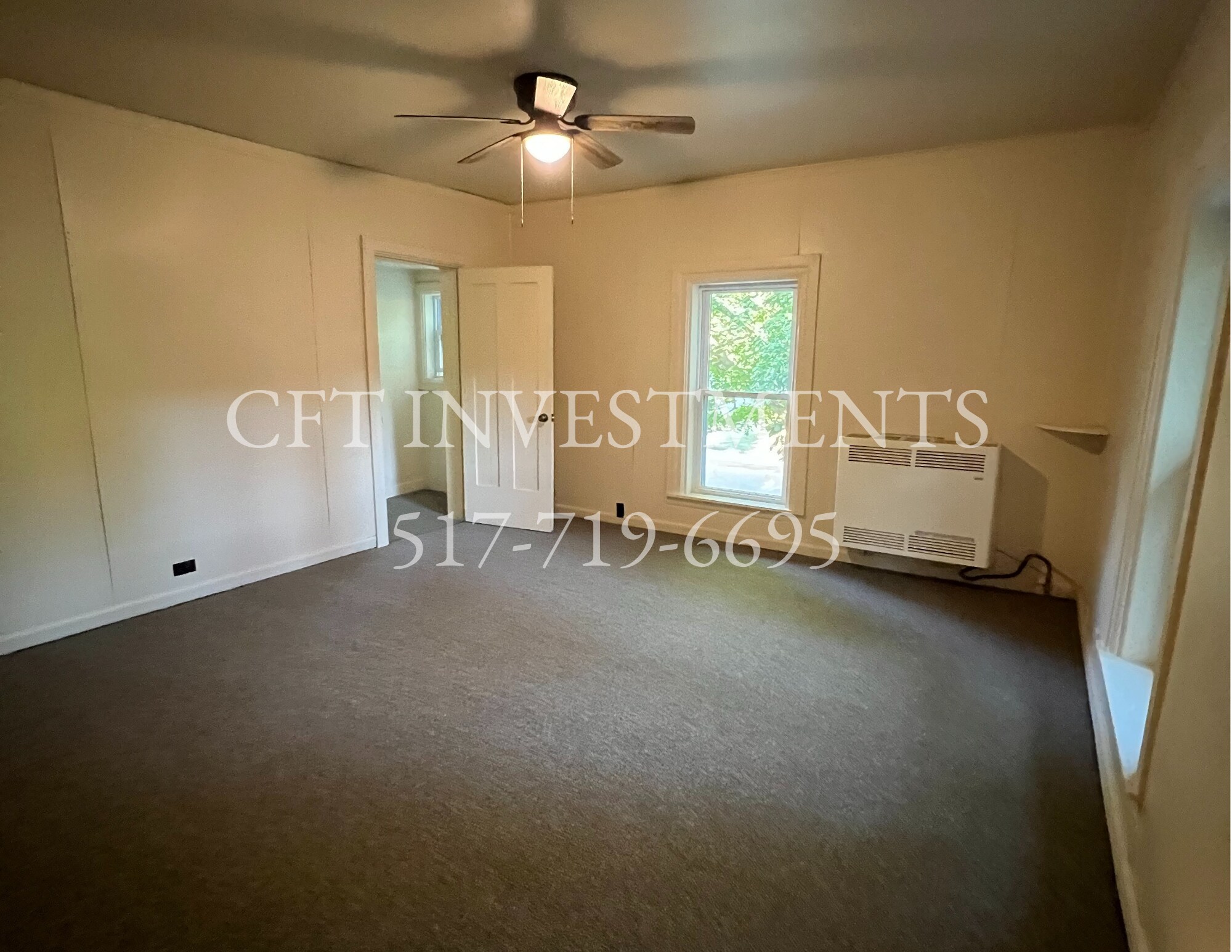 Living Room - 319 N Cochran Ave
