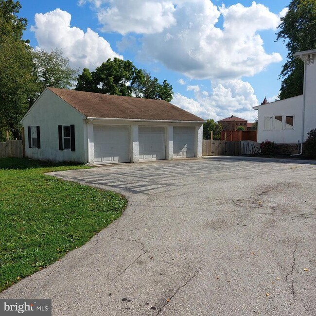 Building Photo - 1272 Pawlings Rd