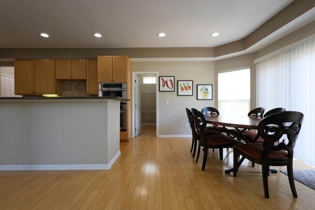 Building Photo - 7704 Gateway Ln