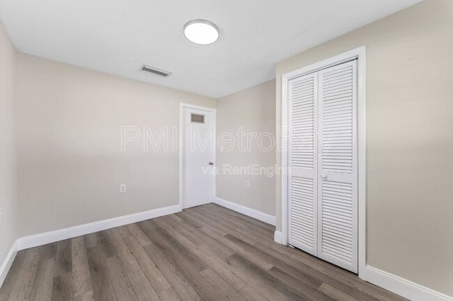 Building Photo - 6121 N Falkenburg Rd