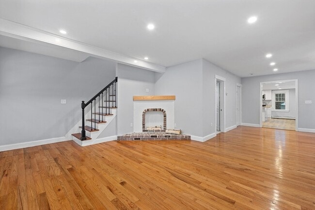 Building Photo - 656 Grove St