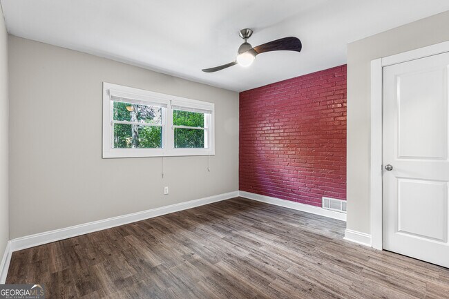 Building Photo - 629 Willivee Dr