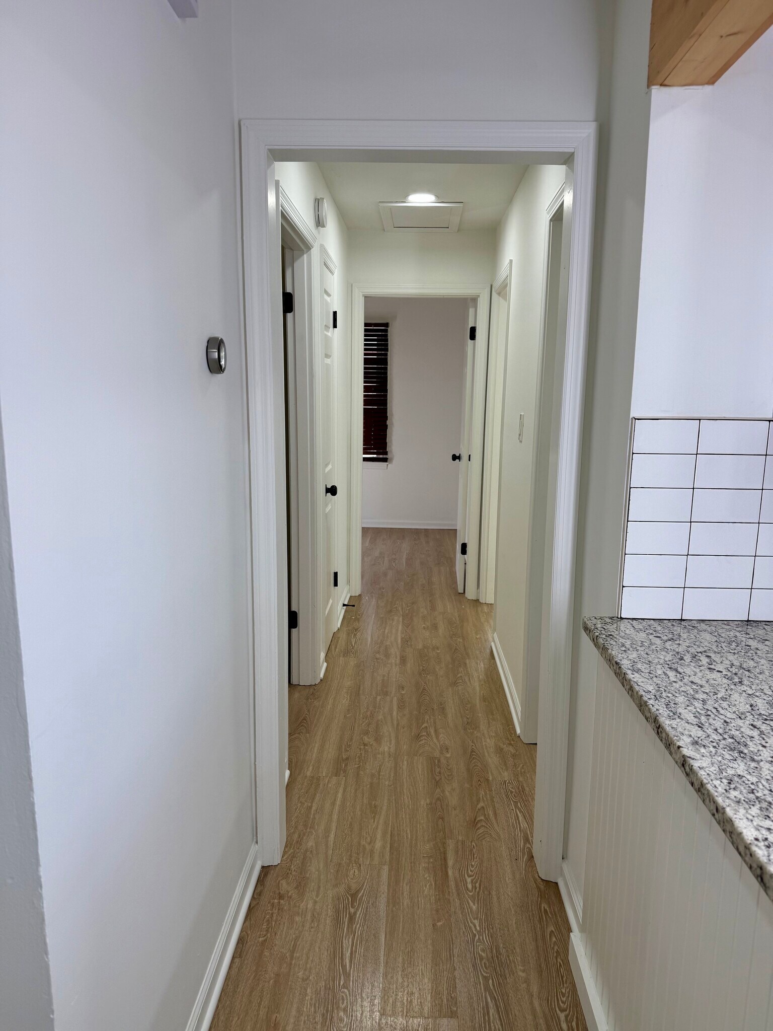 Building Photo - 12 Moore St