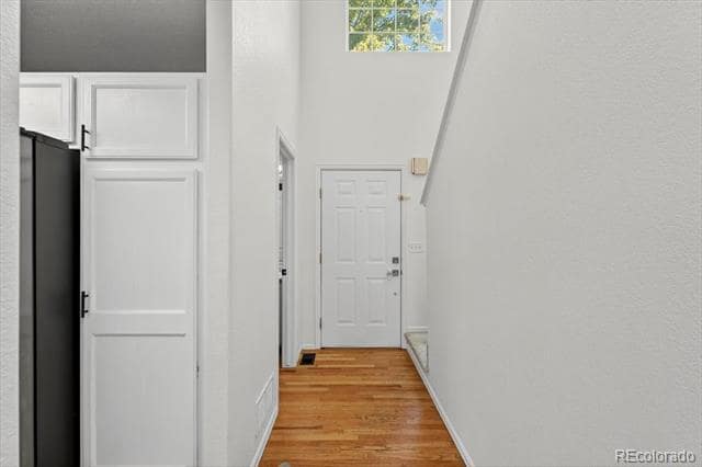 Building Photo - 10203 Vine Ct