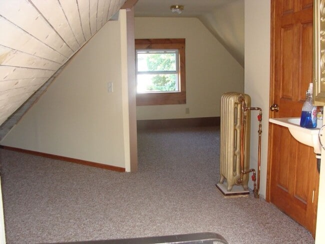 Building Photo - DO NOT MISS! Four-Bedroom Single Family Ho...