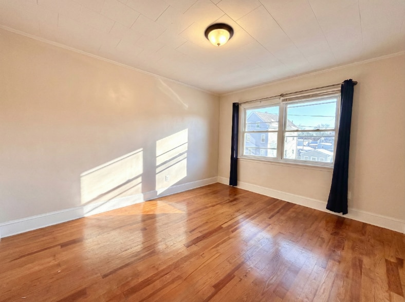 Building Photo - 45 Slater St