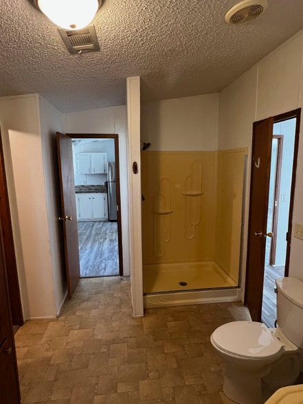 Building Photo - 6859 NE 1st Pl