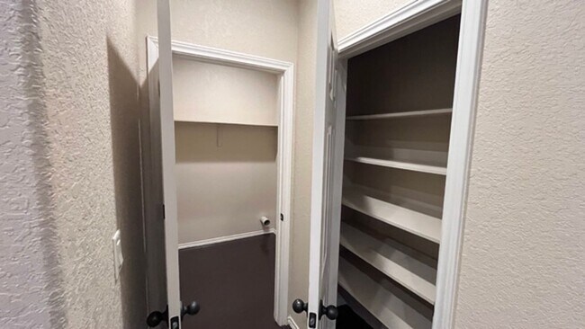 Building Photo - Granite Counters, High Ceilings & More – S...