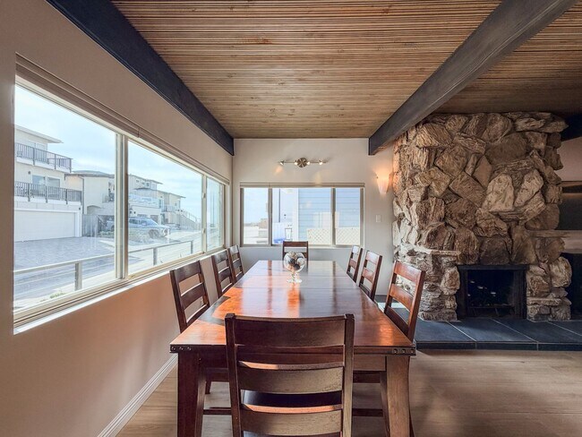 Building Photo - 1327D - The Sea Bum Sanctuary | 2 Bed 2 Ba...