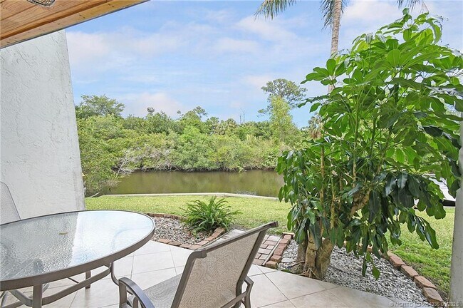 Building Photo - 3129 SE Indian St