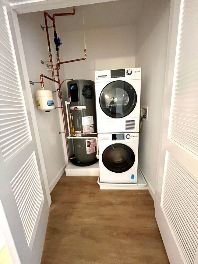 Building Photo - MODERN New building with garage parking