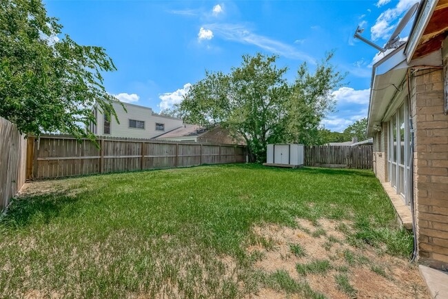 Building Photo - 5023 Whispering Falls Dr