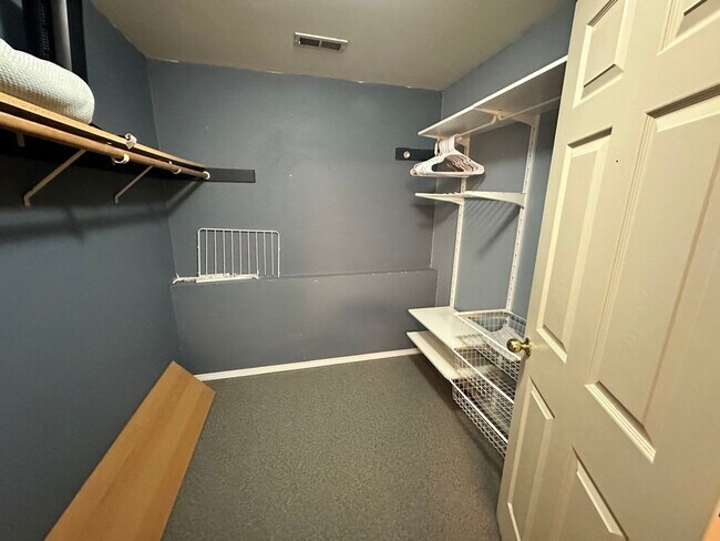 Building Photo - 14441 NE Morris Ct