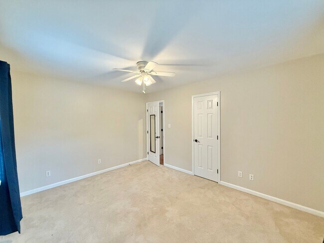 Building Photo - **OFFERING WAIVED APPLICATION FEES & $200 ...