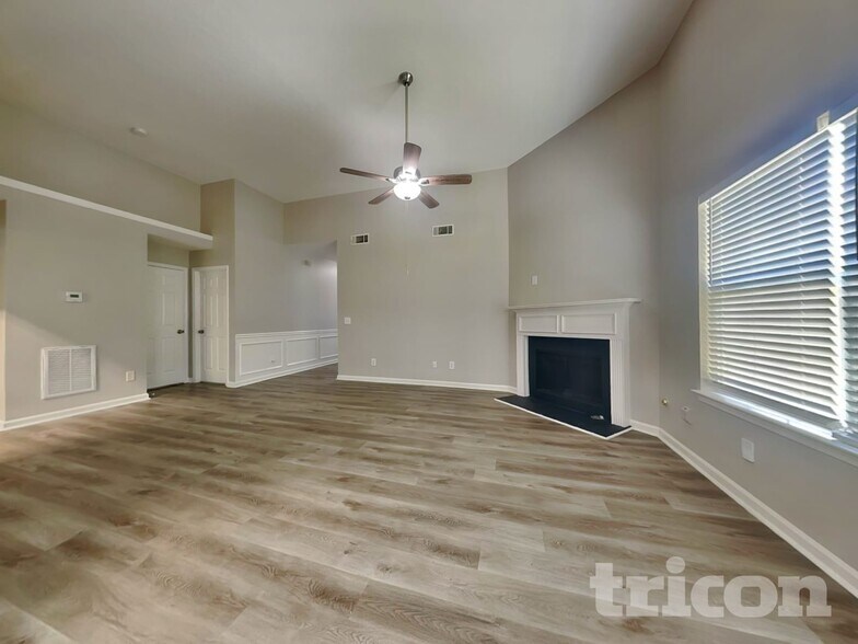 Building Photo - 4615 Derby Loop