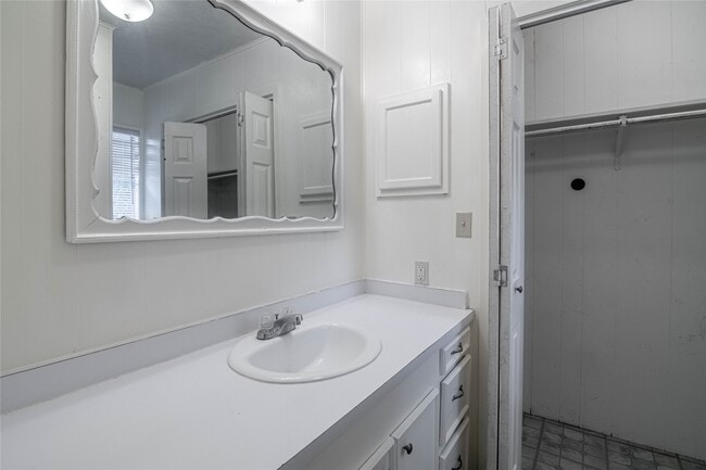 Building Photo - 137 Lee Ln