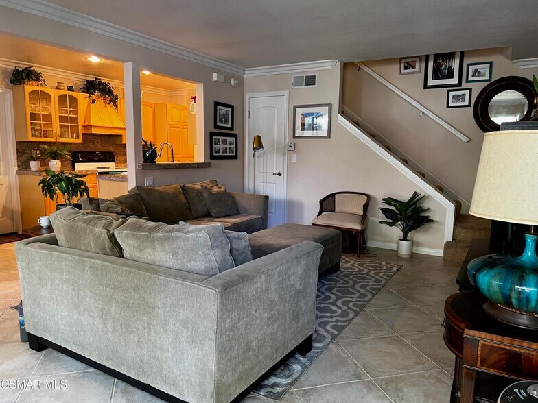 Building Photo - 2853 Instone Ct