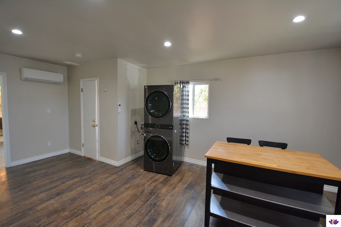 Building Photo - 9616 Gerald Ave