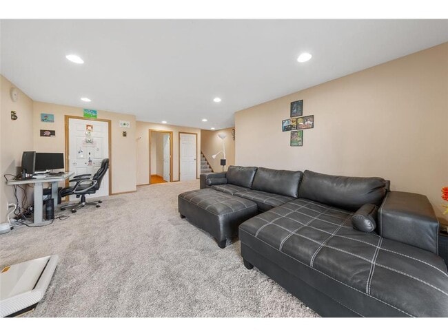 Building Photo - 5125 Holly Ln N