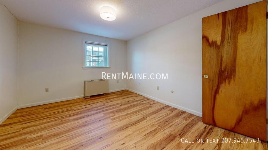 Building Photo - 33 Longrale Park