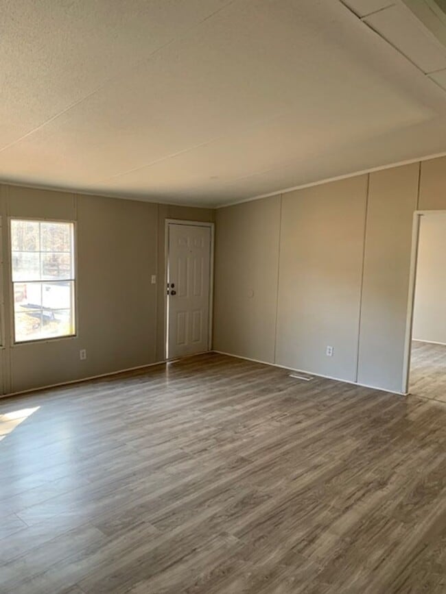 Building Photo - single family home