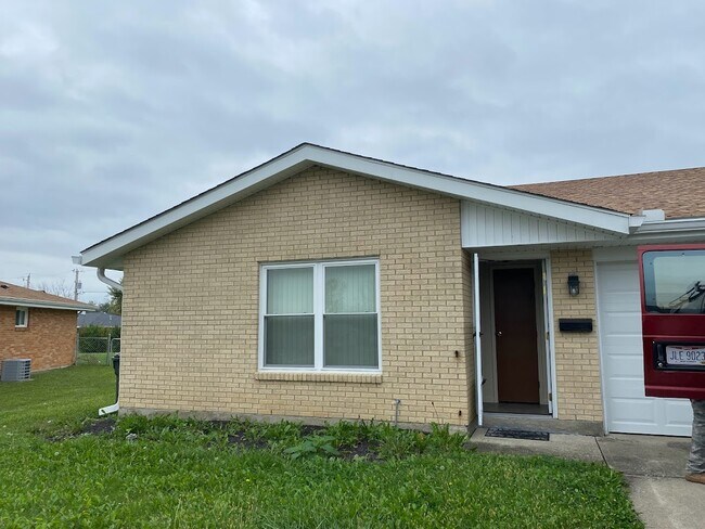 Building Photo - 5460-5462 Bromwick Dr