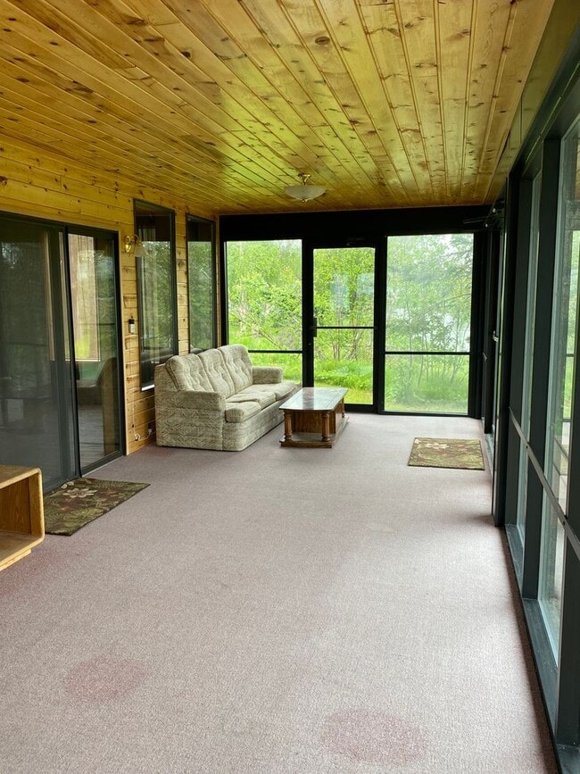 Building Photo - FURNISHED SEASONAL RENTAL