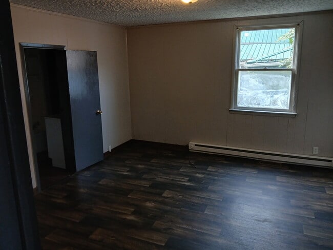 Building Photo - 124 Brown St