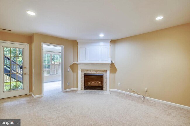 Building Photo - 5413 Summer Leaf Ln