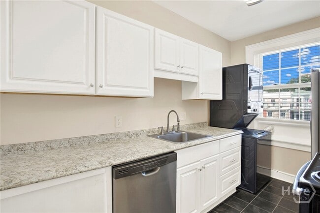 Building Photo - 32 E Taylor St