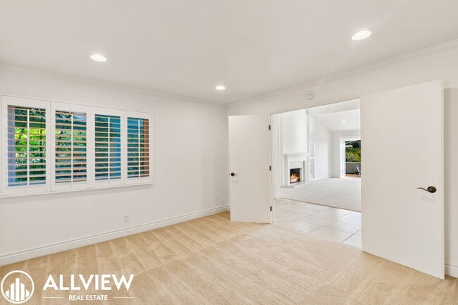 Building Photo - 3 Bedroom, 2 Bath Home Available In Jasmin...