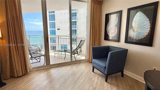 Building Photo - 17375 Collins Ave