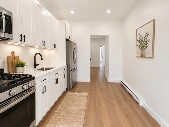Building Photo - 428 56th St