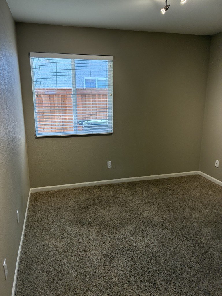 Building Photo - 1837 Hawkhaven Way