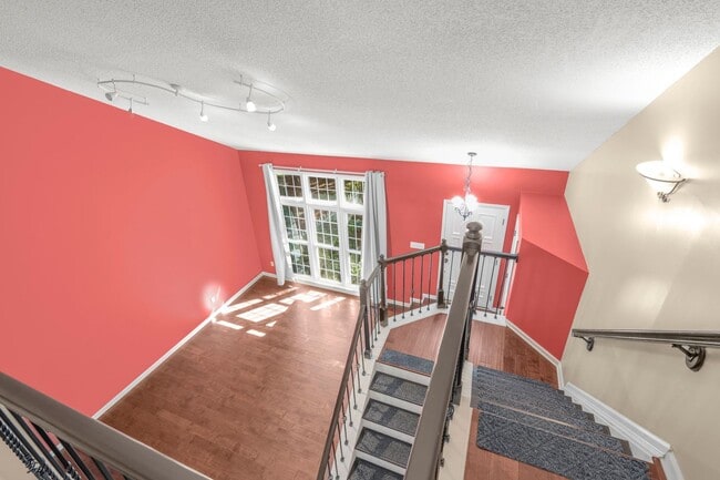 Building Photo - 201 St Regis Ln