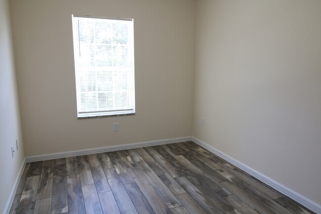 Building Photo - 110 Morris St