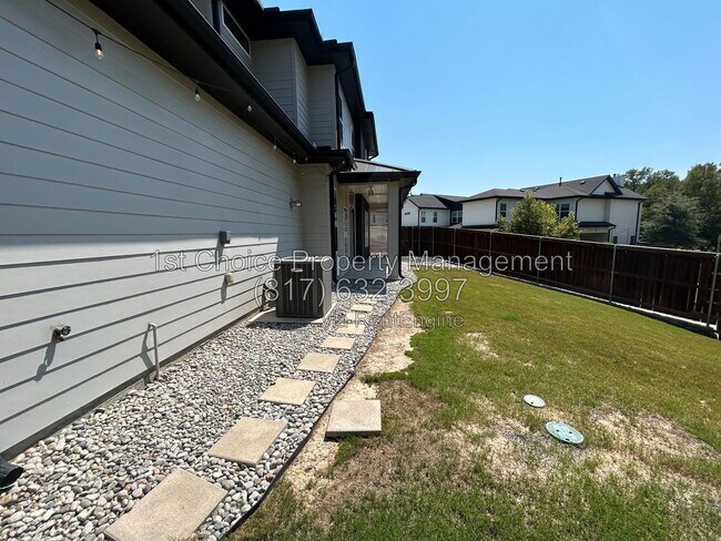 Building Photo - 2117 River E Ln.