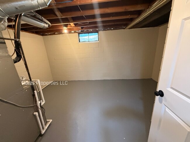 Building Photo - 1136 Pauline Ave