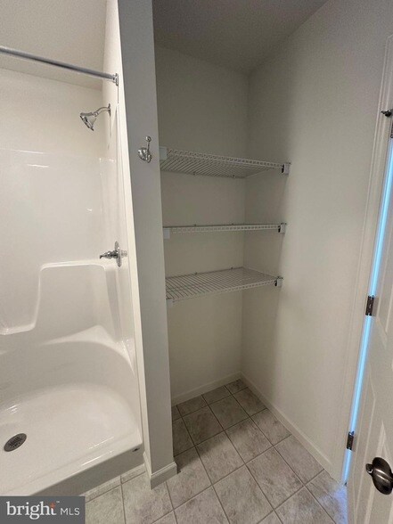 Building Photo - 7884 Briarwood Dr