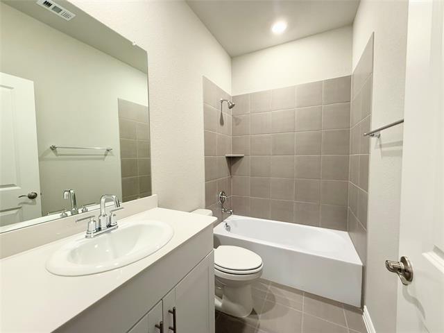Building Photo - 709 Hemingway Ln