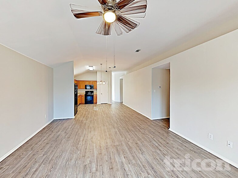 Building Photo - 1015 James Donald Ln