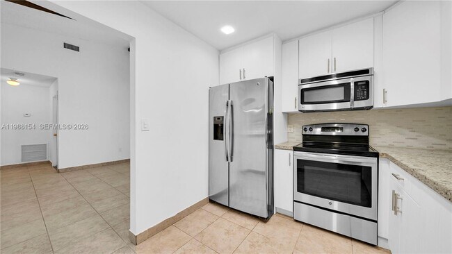 Building Photo - 10575 La Placida Dr