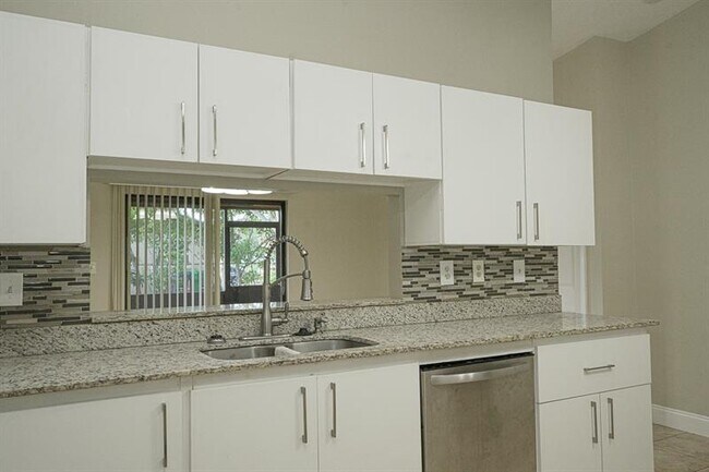 Building Photo - 10501 NW 43rd St