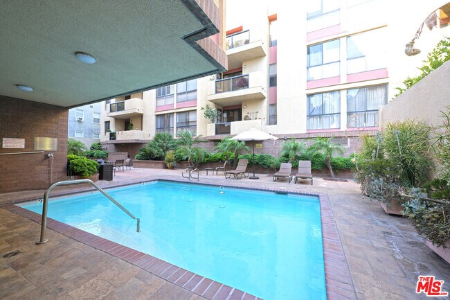 Building Photo - 234 S Gale Dr