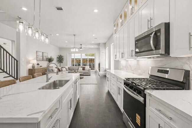 Building Photo - 111 E 33rd St