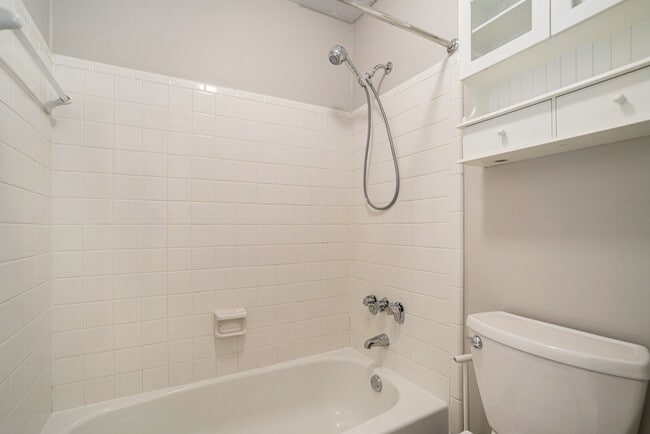 Building Photo - 1115 Summit N Dr