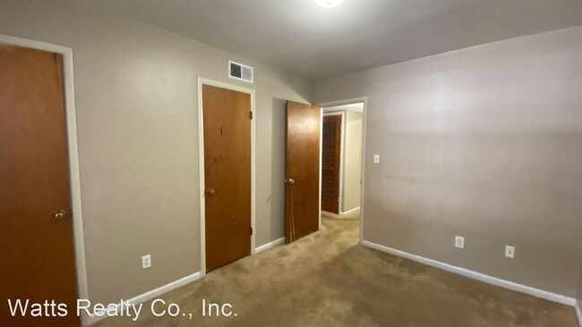 Building Photo - 8909 Parkway E