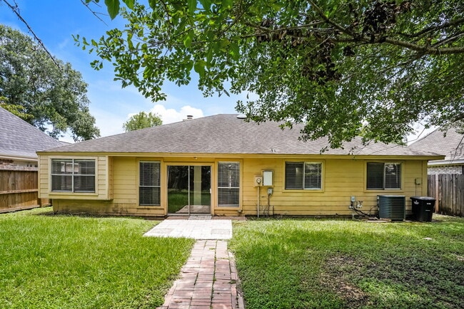 Building Photo - 15022 Mulberry Meadows Dr