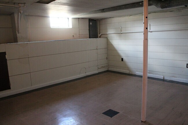 Building Photo - 4840 Lehman Rd