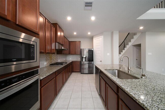 Building Photo - 4715 Hollow Tree Dr